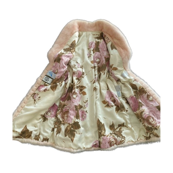 Giosis Furs Ivory Mink Vest – Kopenhagen Fur Certified - Picture 3 of 8